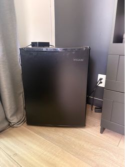 Vissani Mini Fridge