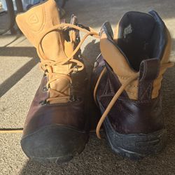 Men's 11.5 KEENS leather Hiking Boots 