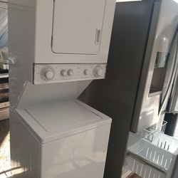 24 W Whirlpool Washer And Dryer Stackable Both Works Good 