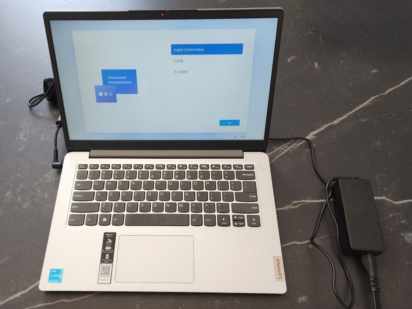 Lenovo IdealPad 1 14IAU7 (82QC004BUS) 14" Full HD Laptop - i3-1215U - 8GB Ram- 256GB SSD - Windows 11