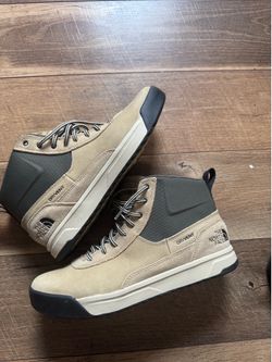 The North Face men's Larimer Mid Waterproof Boots