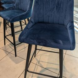4 Barstools, Like New