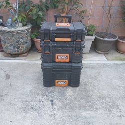 Se Vende Un Juego De 3 Cajas Para Herramieta Ridgid La Que Tieme Llantas La Que Es Para Herramientas Y Una Para Tornillos 