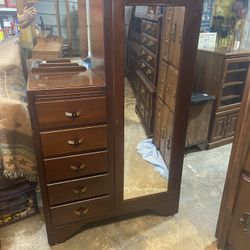 5 Drawer Chifforobe/ Dresser / Armoire