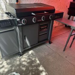 Blackstone 36" Culinary Deluxe Griddle with Extended Side Table 4 -Burner Liquid propane Flat Top Grill