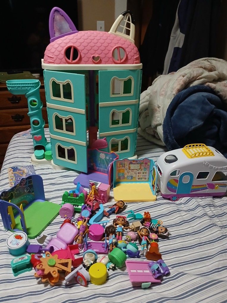 Gabby Doll House And Toys