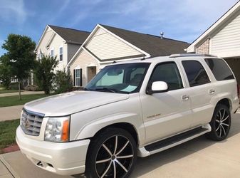 Cadillac Escalade v8 suv