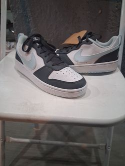Nike Low-Top Sneakers White Black Blue