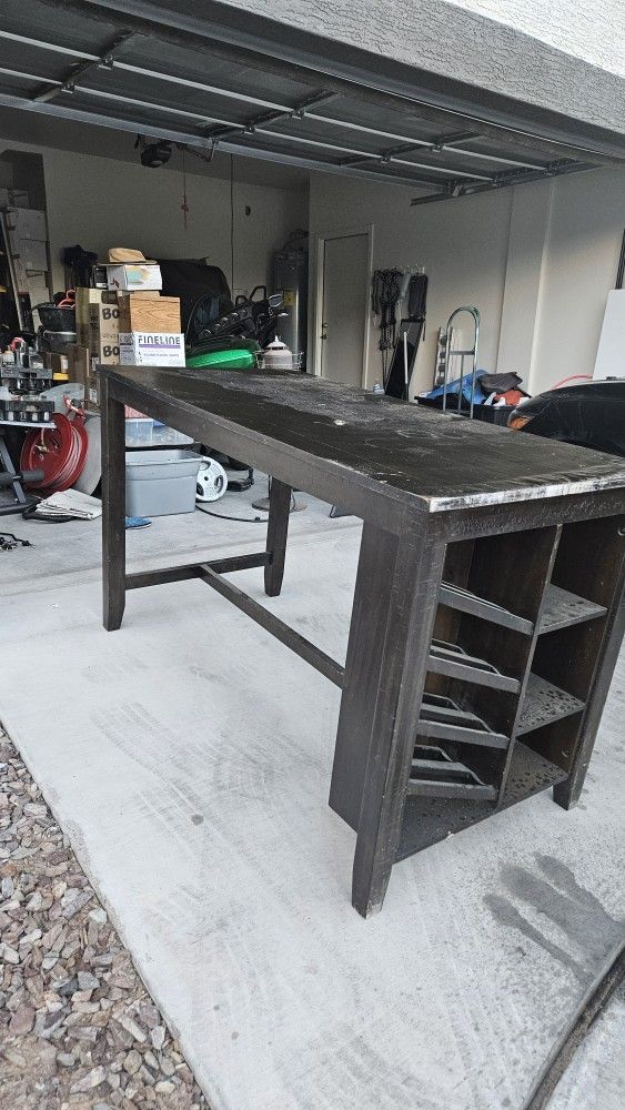 Free Table With Built In Bar