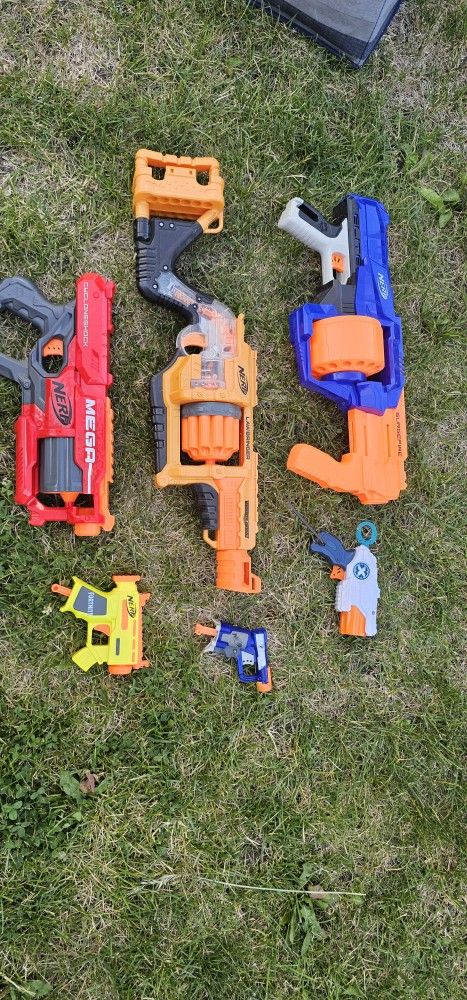 NERF  Guns