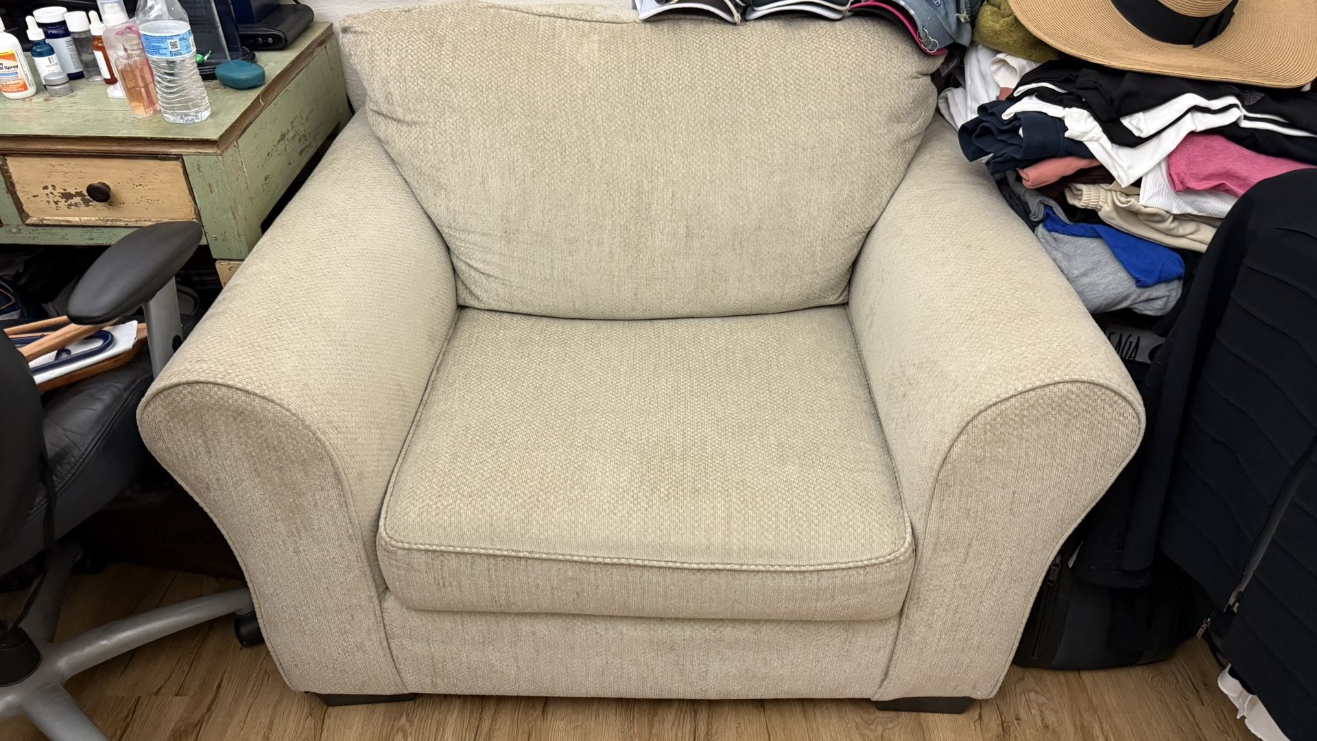 Home estate Sales Bedroom Bathroom Kitchen Racks Supplies