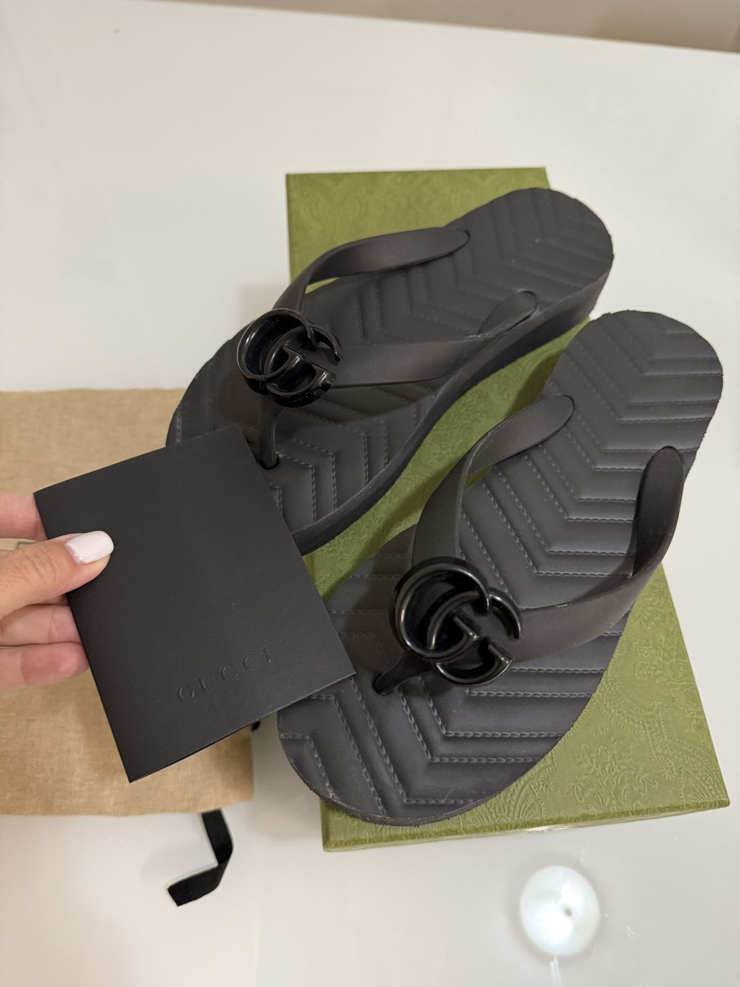 ORIGINAL GUCCI SANDALS !!!!!!!!!