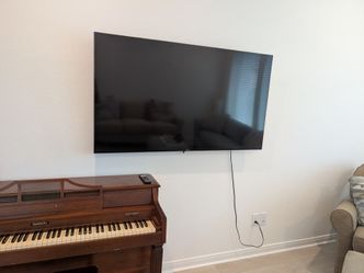 SONY X90J 65" Flat screen TV - Box included.
