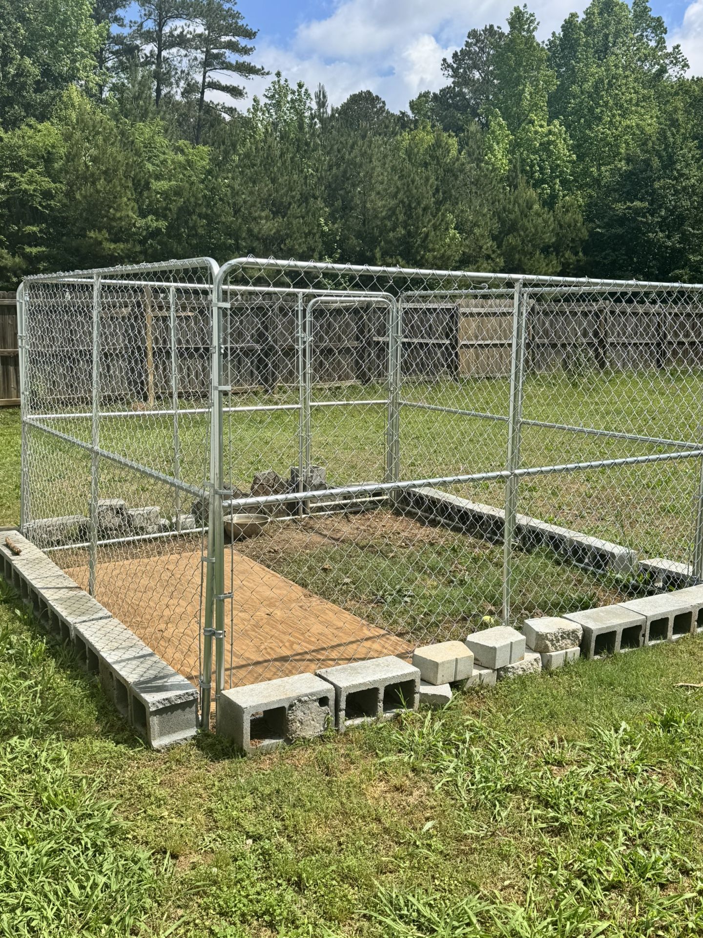 Dog Kennel 10x10
