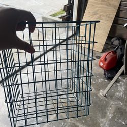 Medium wire basket