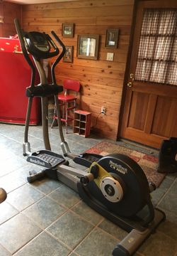 NordicTrack CX1000 Elliptical for Sale in Snohomish WA OfferUp