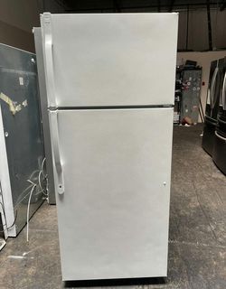 White Top Mount Refrigerator - Energy Efficient