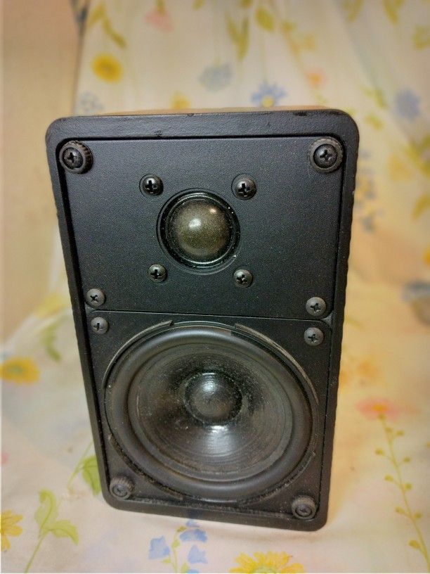 Canton Plus-S Speakers Pair $40 for Sale in Peoria, AZ - OfferUp