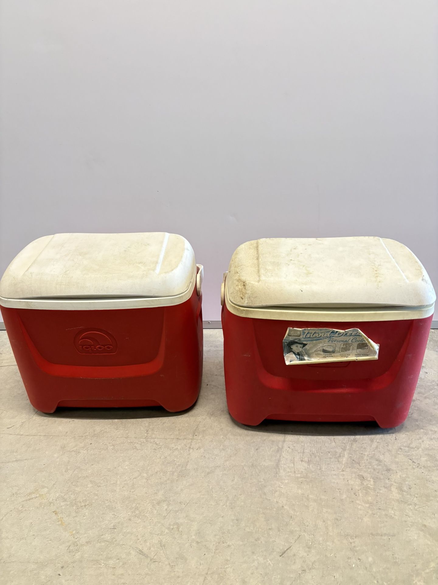 2 Igloo Beach Coolers – As Is – $30 🧊🏖️