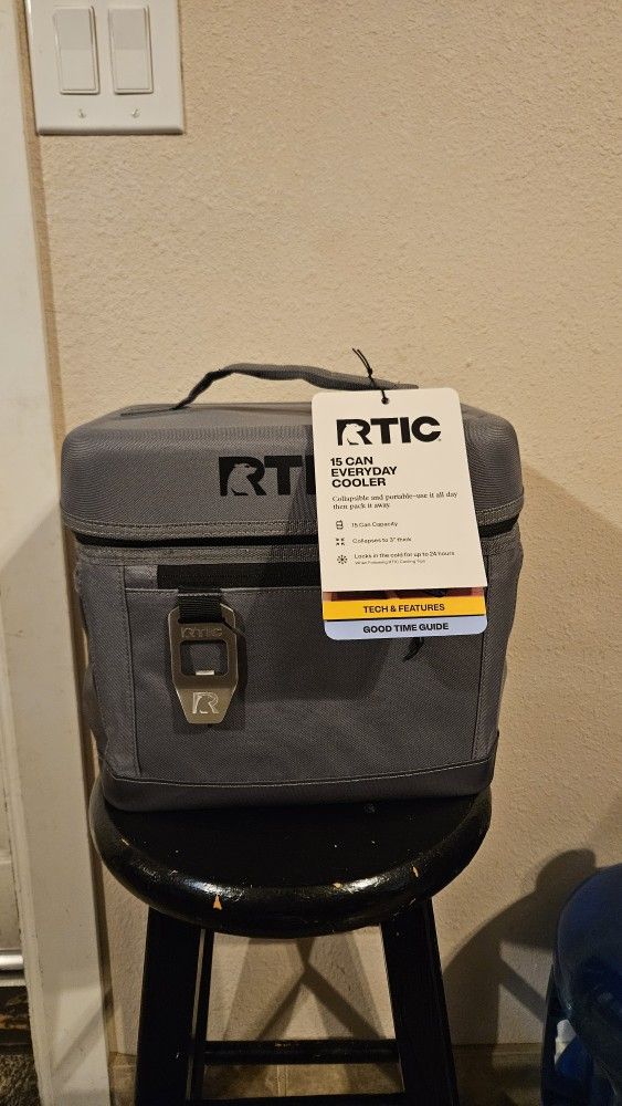 RTIC 15 Can Everday Cooler Bag 