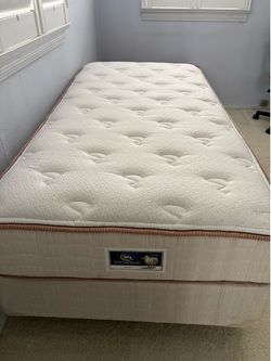 Mattress, Box springs. Frame with wheels