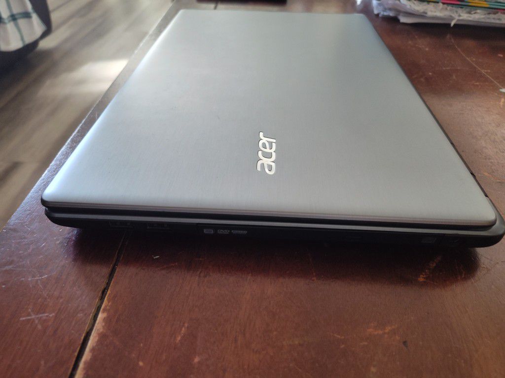 Acer Acer Aspire E5-531-P4SQ 15.6" LED Notebook  

