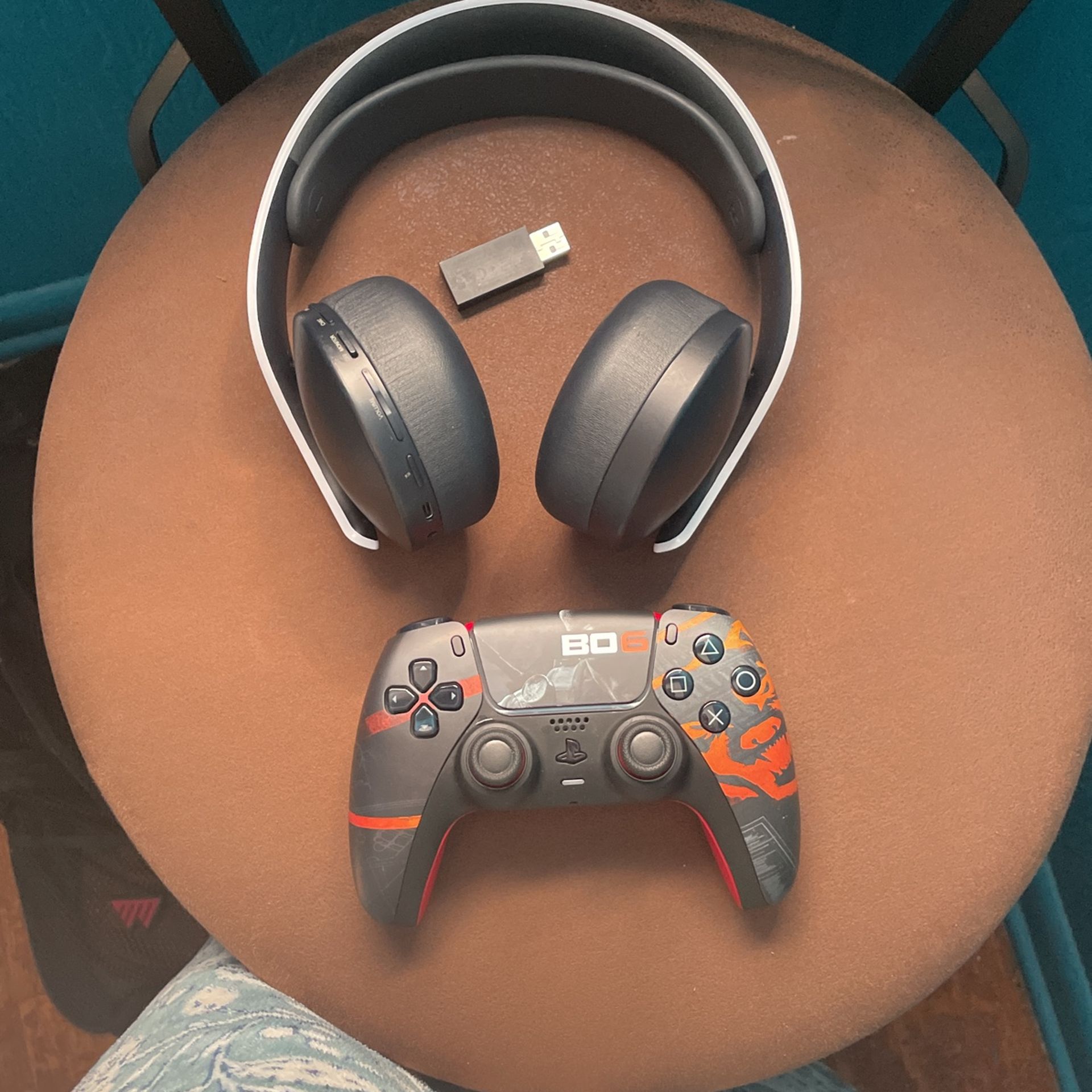 custom ps5 controller and ps5 headset