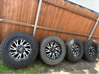 20x10 Steel Aluminum wheels and 35/12.5r20 6 lug universal