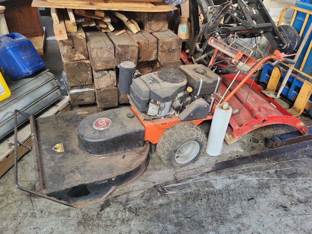 DR FIELD AND BRUSH MOWER