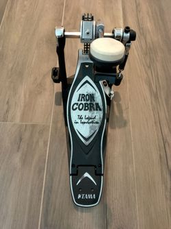 Tama Iron Cobra bass drum pedal P900 with tools and hard case drums percussion musician hardware