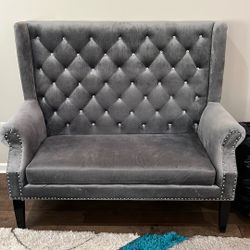 Tuft Sofa (Like New)