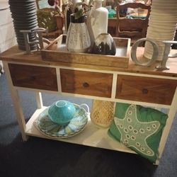 CUTE ENTRY TABLE AT PICKY PINCHERS 3643 5TH AVE N ST PETE OPEN WEDNESDAY THRU SUNDAY NOON TO 6 PM FREE DELIVERY