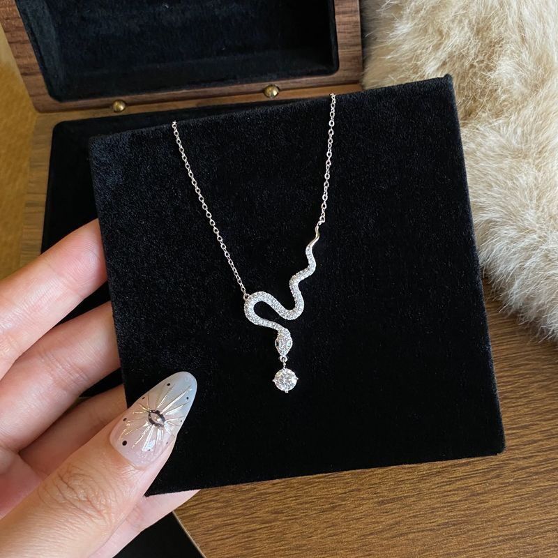 Fashion versatile must-have