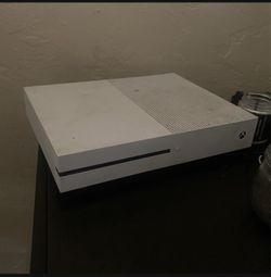 Xbox One With Two Controllers 