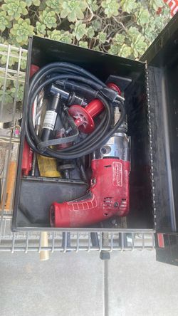 Milwaukee 1/2 in drill magnum