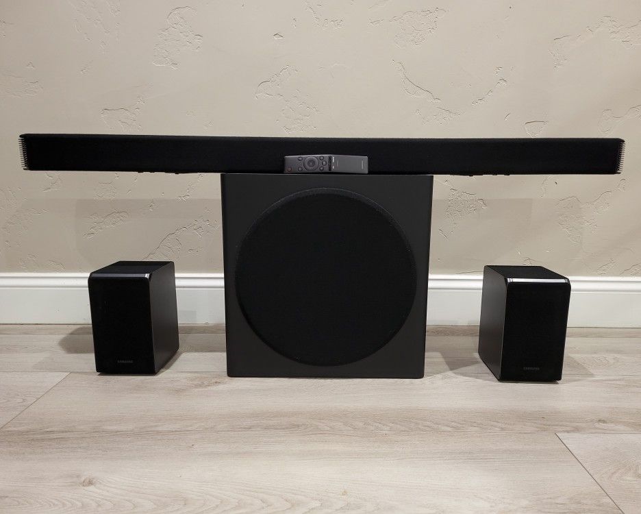 Samsung HW-Q950T 9.1.4ch
Soundbar w/ Dolby Atmos / DTS:X and Alexa