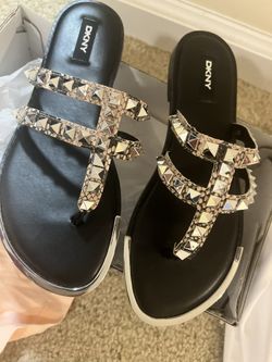 DKNY Brand New 7.5