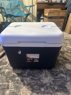 30-Quart Hard Cooler Navy Blue