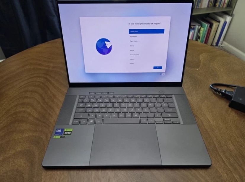 ASUS ROG zephyrus G16 NVIDIA 4090 RTX OLED 240Hz Intel Core 9