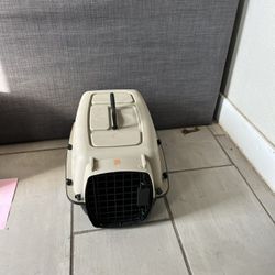 Small pet carrier- 19" L x 12.3" W x 10.8" H