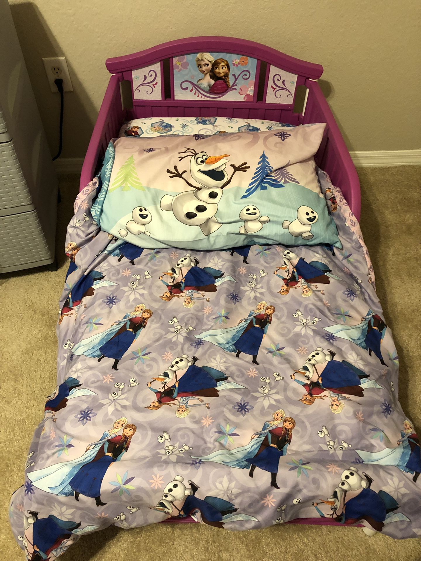 Girls toddler bed