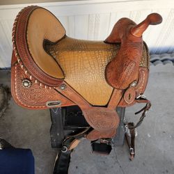 Saddle