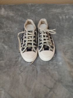 CD Tennis Shoes Size 8 Women's