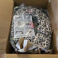 NEW COMFURT COLLAR Stuffed Not Inflatable Dog & Cat Recovery Collar, Cheetah, XX-Large