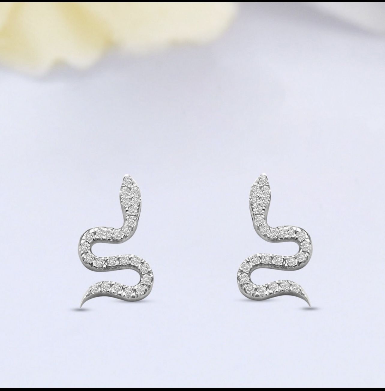 14k Gold Diamonds Earrings