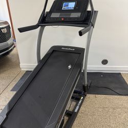 NordicTrack Commercial X11i incline Trainer w/ ONLY 4 Hours Of Total Use!