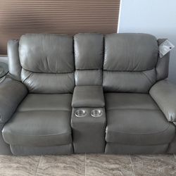 Dearview Dual Power Leather Loveseat