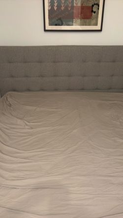 Emmett Tufted Bed - Wood Legs