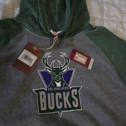 NBA mitchellnsss bucks sweater new