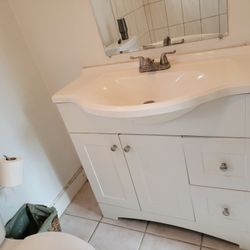 Bathroom Sink w/ Faucet 